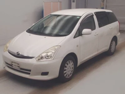 Toyota WISH  с аукциона в Японии