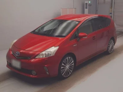 Toyota PRIUS ALPHA  с аукциона в Японии