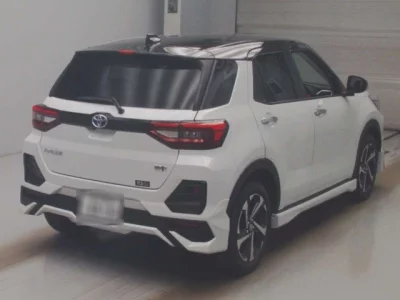 Toyota RAIZE  с аукциона в Японии