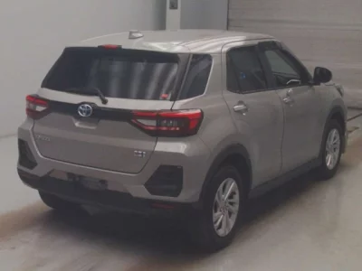 Toyota RAIZE  с аукциона в Японии