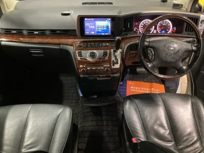 Nissan ELGRAND  с аукциона в Японии