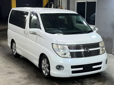 Nissan ELGRAND  с аукциона в Японии