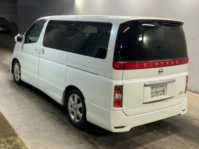 Nissan ELGRAND  с аукциона в Японии
