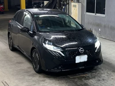 Nissan AURA