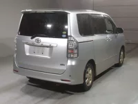 Toyota VOXY лот № 404 оценка 3.5  с аукциона в Японии 1