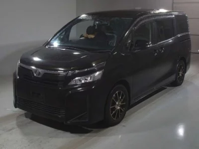 Toyota VOXY  с аукциона в Японии