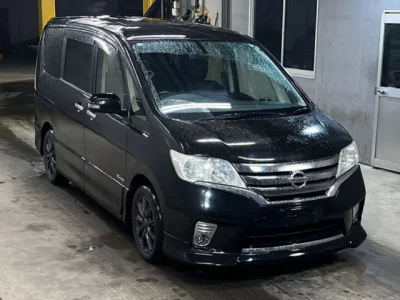 Nissan SERENA  с аукциона в Японии