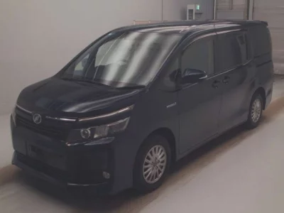 Toyota VOXY  с аукциона в Японии
