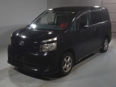 Toyota VOXY  с аукциона в Японии