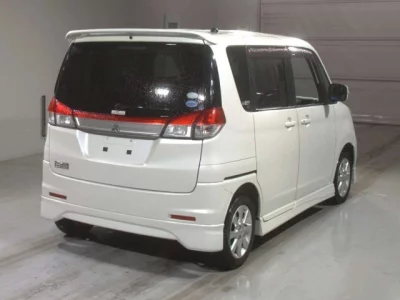 Mitsubishi DELICA D2