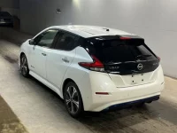 Nissan LEAF лот № 35 оценка 4  с аукциона в Японии 1