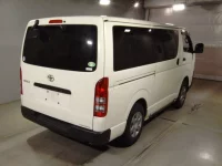 Toyota HIACE VAN лот № 62023 оценка 3.5  с аукциона в Японии 1