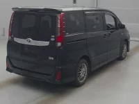 Toyota NOAH лот № 70033 оценка R  с аукциона в Японии 1