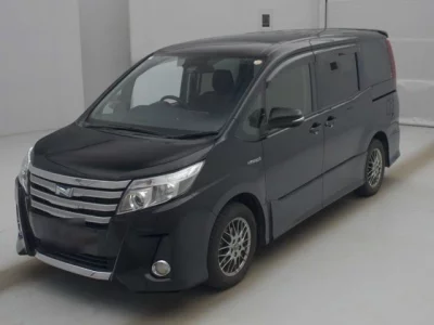 Toyota NOAH  с аукциона в Японии