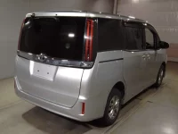 Toyota NOAH лот № 6008 оценка 3.5  с аукциона в Японии 1