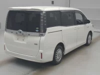 Toyota VOXY лот № 70004 оценка R  с аукциона в Японии 1