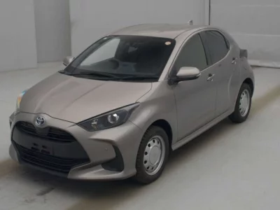 Toyota YARIS  с аукциона в Японии