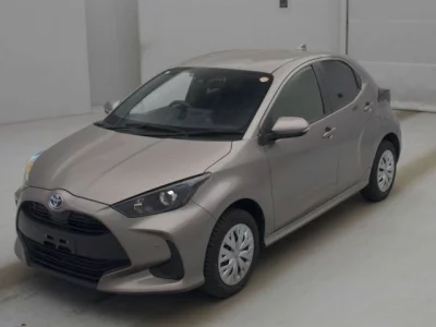 Toyota YARIS  с аукциона в Японии