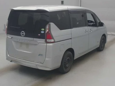 Nissan SERENA  с аукциона в Японии