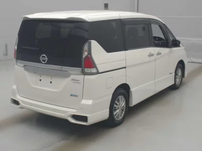 Nissan SERENA  с аукциона в Японии