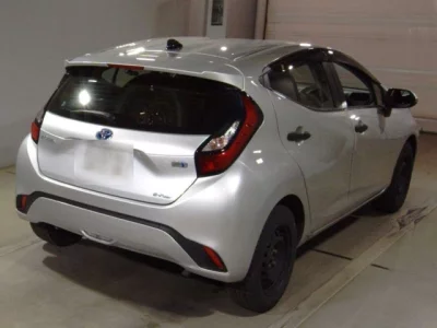 Toyota AQUA  с аукциона в Японии