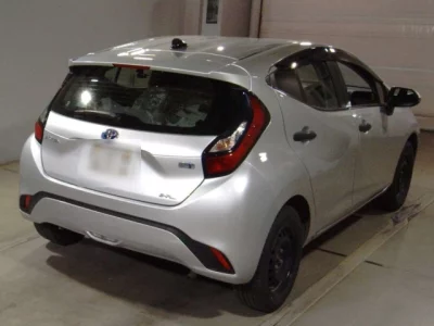 Toyota AQUA  с аукциона в Японии