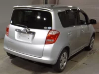 Toyota RACTIS лот № 7104 оценка 3  с аукциона в Японии 1