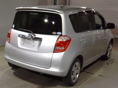 Toyota RACTIS  с аукциона в Японии