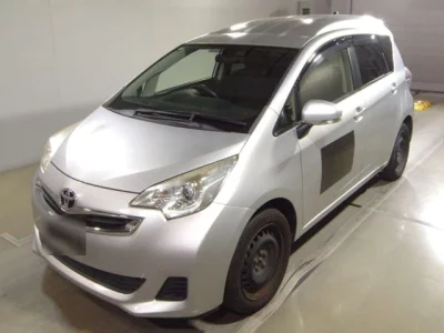 Toyota RACTIS  с аукциона в Японии