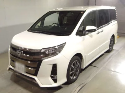 Toyota NOAH  с аукциона в Японии