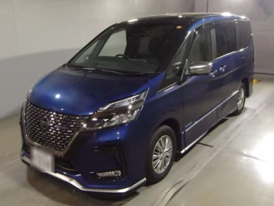 Nissan SERENA  с аукциона в Японии