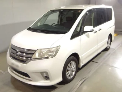 Nissan SERENA  с аукциона в Японии