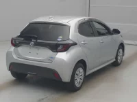 Toyota YARIS лот № 72032 оценка 4  с аукциона в Японии 1