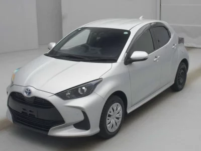 Toyota YARIS  с аукциона в Японии