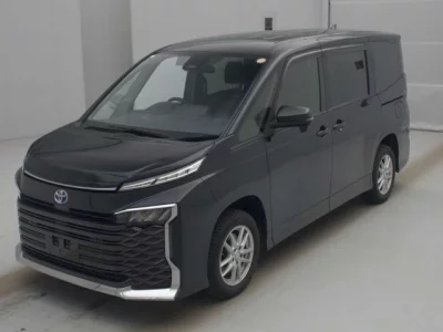Toyota VOXY  с аукциона в Японии