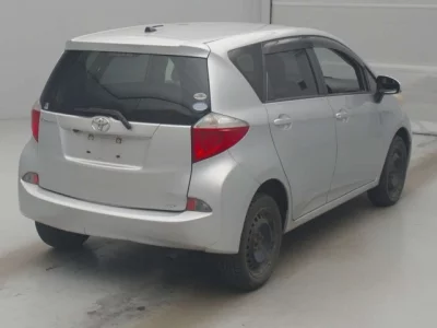 Toyota RACTIS  с аукциона в Японии