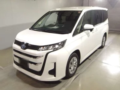 Toyota NOAH  с аукциона в Японии
