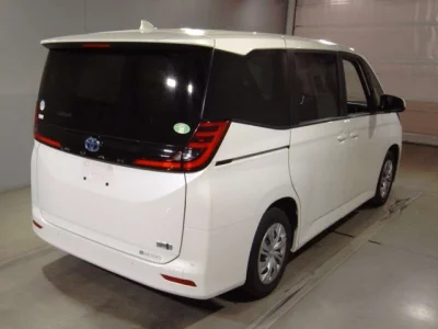Toyota NOAH  с аукциона в Японии