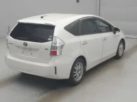 Toyota PRIUS ALPHA лот № 77021 оценка 3.5  с аукциона в Японии 1