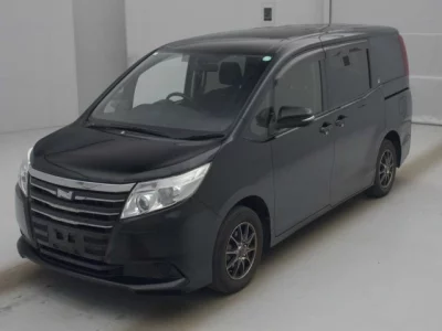 Toyota NOAH  с аукциона в Японии