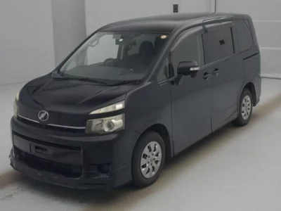 Toyota VOXY  с аукциона в Японии