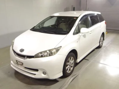 Toyota WISH  с аукциона в Японии