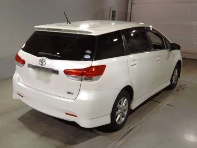 Toyota WISH  с аукциона в Японии