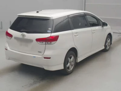 Toyota WISH  с аукциона в Японии