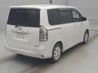 Toyota VOXY лот № 70191 оценка R  с аукциона в Японии 1