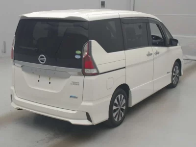 Nissan SERENA  с аукциона в Японии