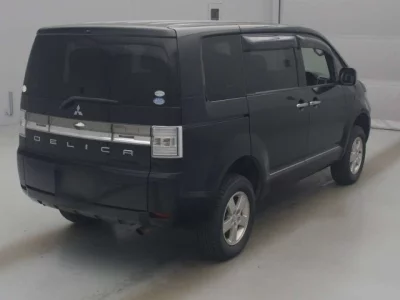 Mitsubishi DELICA D5