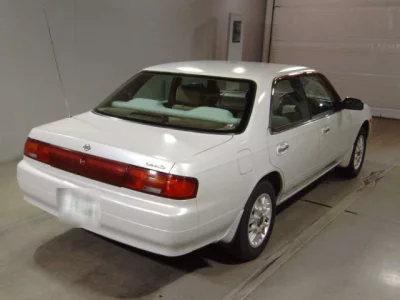 Nissan LAUREL  с аукциона в Японии
