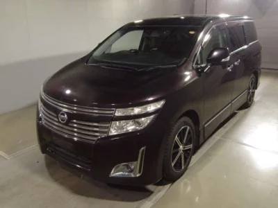 Nissan ELGRAND  с аукциона в Японии