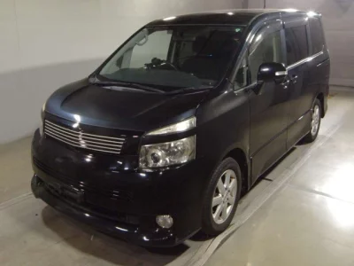 Toyota VOXY  с аукциона в Японии